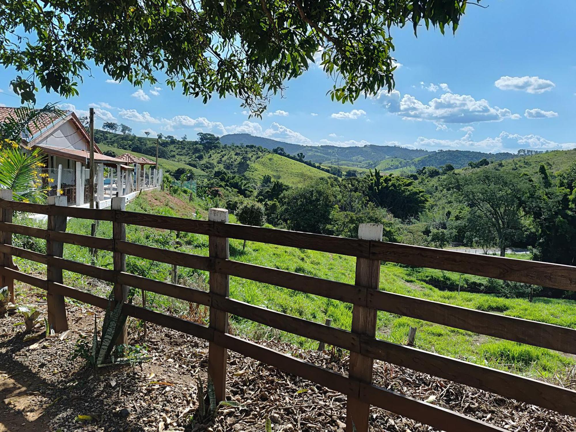 Pousada Irmaos Oliveira Lindóia Buitenkant foto