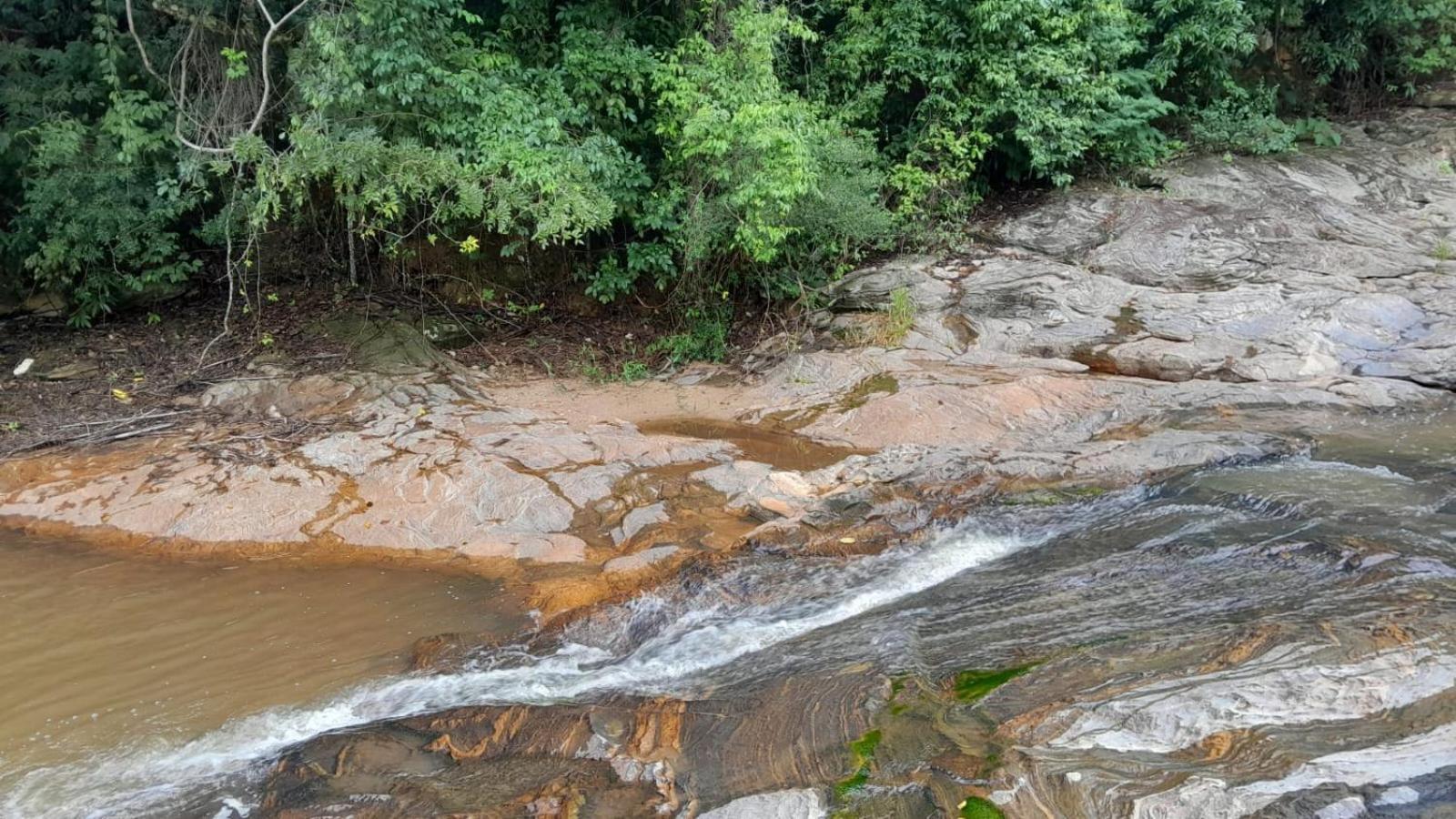 Pousada Irmaos Oliveira Lindóia Buitenkant foto